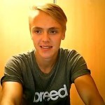 Chat to blondsexyboyyy1998